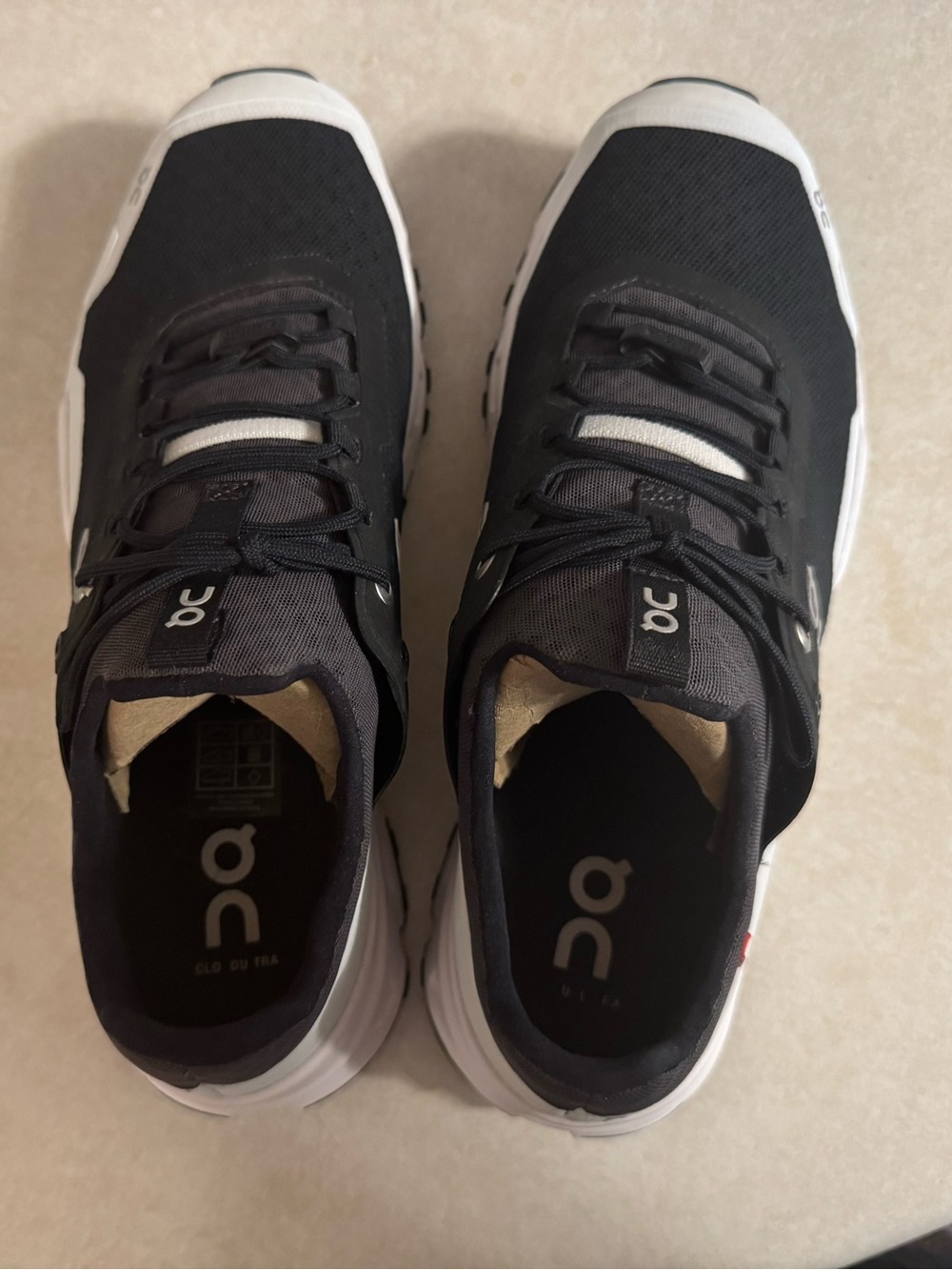 On Men's Black/White Trail Running Shoe - Picture 5 of 9